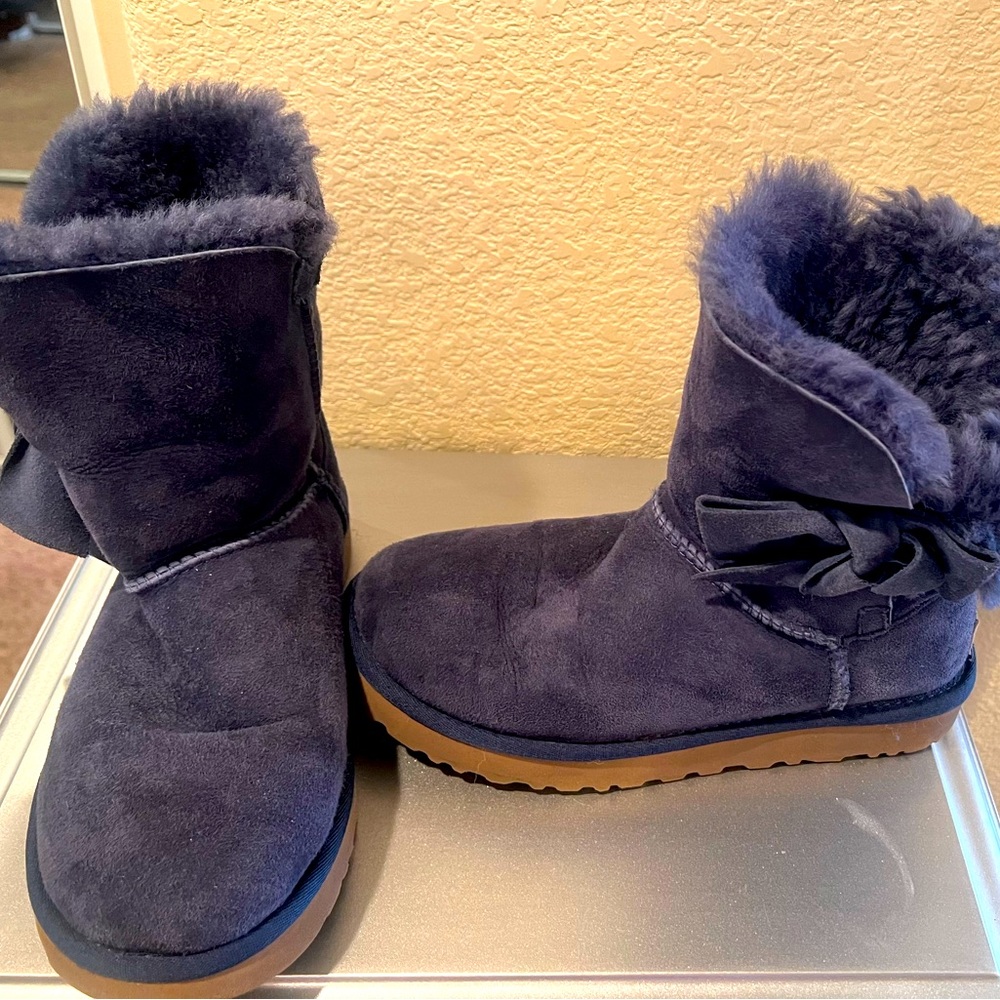 UGG